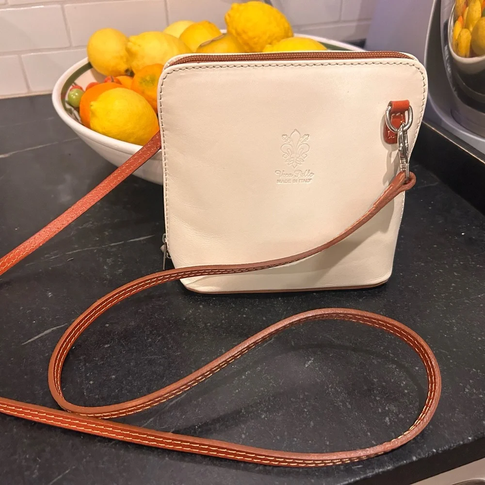 Vera Pelle Ivory Leather Crossbody Bag - Picture 3 of 4
